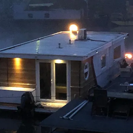 Haus Boot Botel *