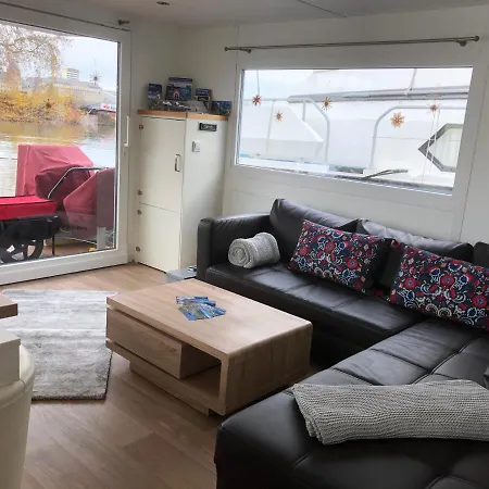 Haus Boot Botel *